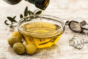 Aceite de oliva , pilar principal de la dieta mediterránea
